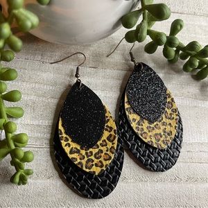 🐆 Leopard Layered Textured Black Sparkly Earrings. GNO! Girls Night Out! NEW!